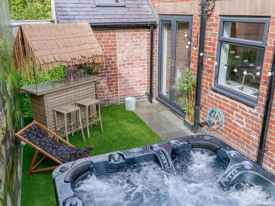 Dawns House Cromford, Peak District, Hot Tub, For 6 - Stunning Views Apartment Exterior photo